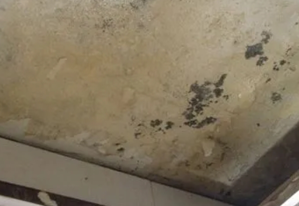 鞍山市阳台漏水维修公司分享下鞍山市卫生间渗水维修需要注意哪些问题。